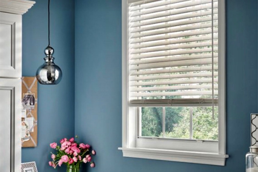 Horizontal 2 � inch Fauxwood Blinds