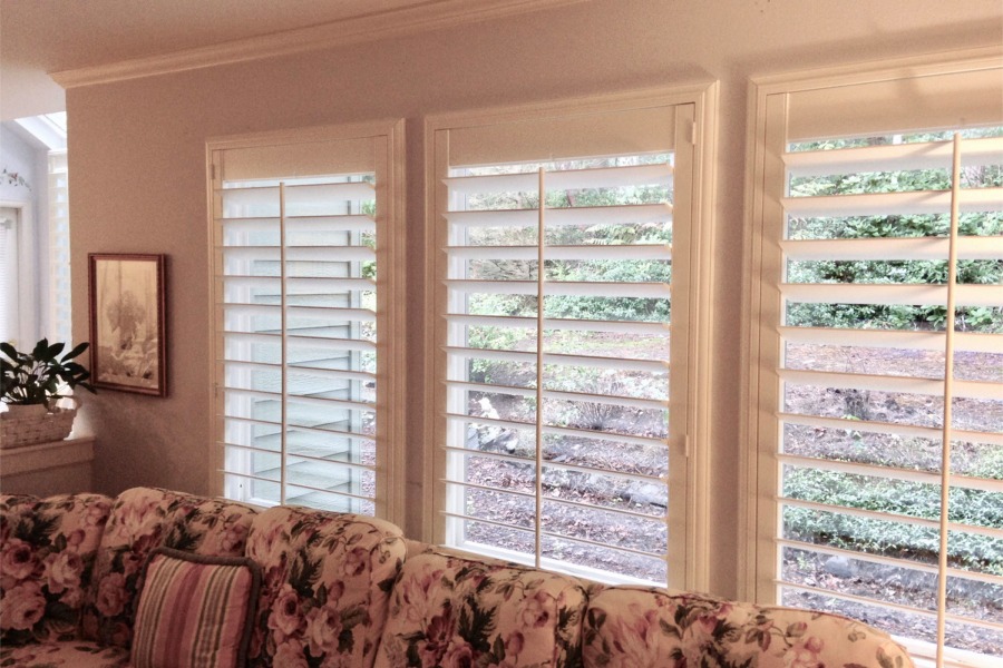Traditional Tilt 4 �" Louvers